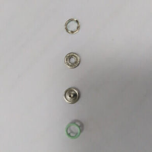 Кнопка рубашечная «Е-Е» 9,5мм св. зеленый (уп.1440) 012